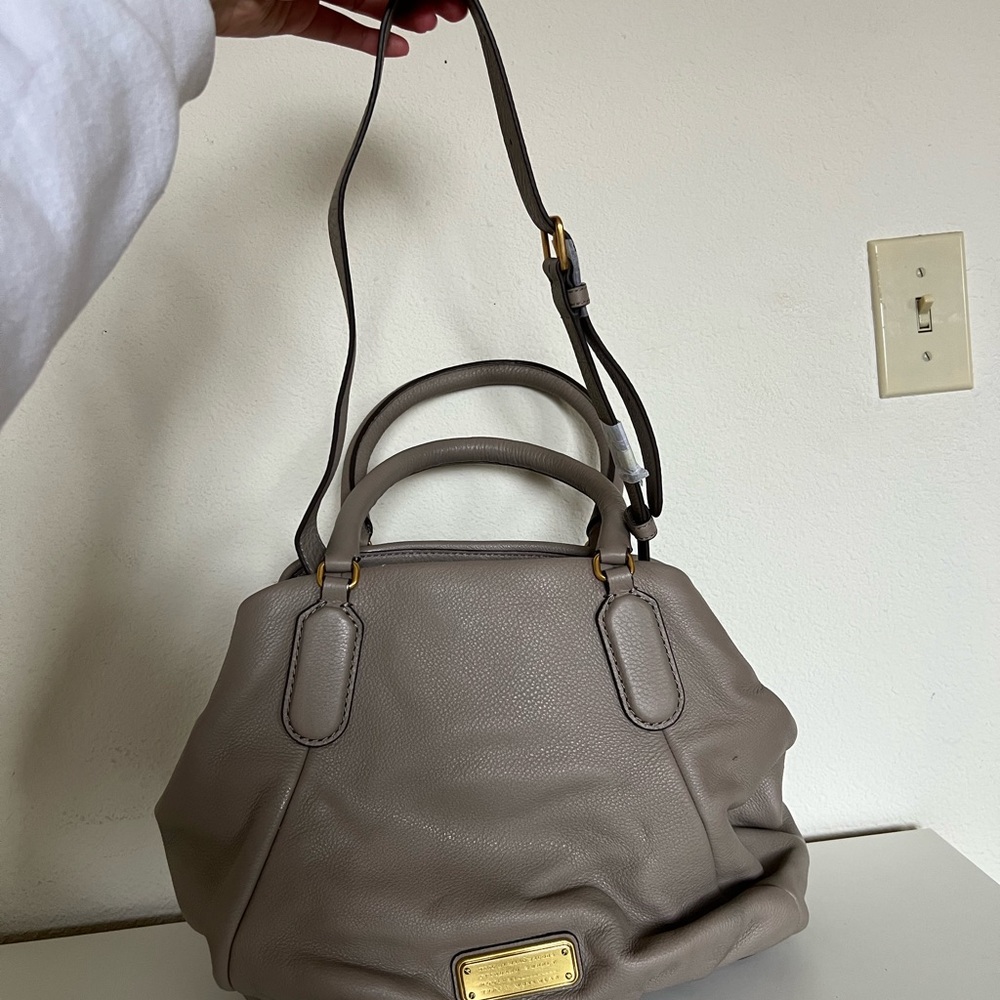 Marc Jacobs Classic Q Fran Leather Hobo shoulder hand bag in cement gray - Picture 9 of 14